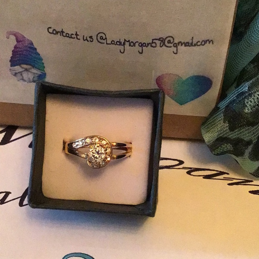 Beautiful gold and cz ring
